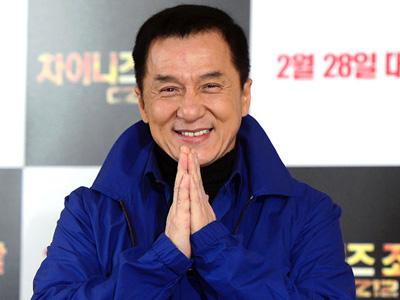 Jackie Chan Akan Debutkan Sebuah Grup Idola K-Pop!
